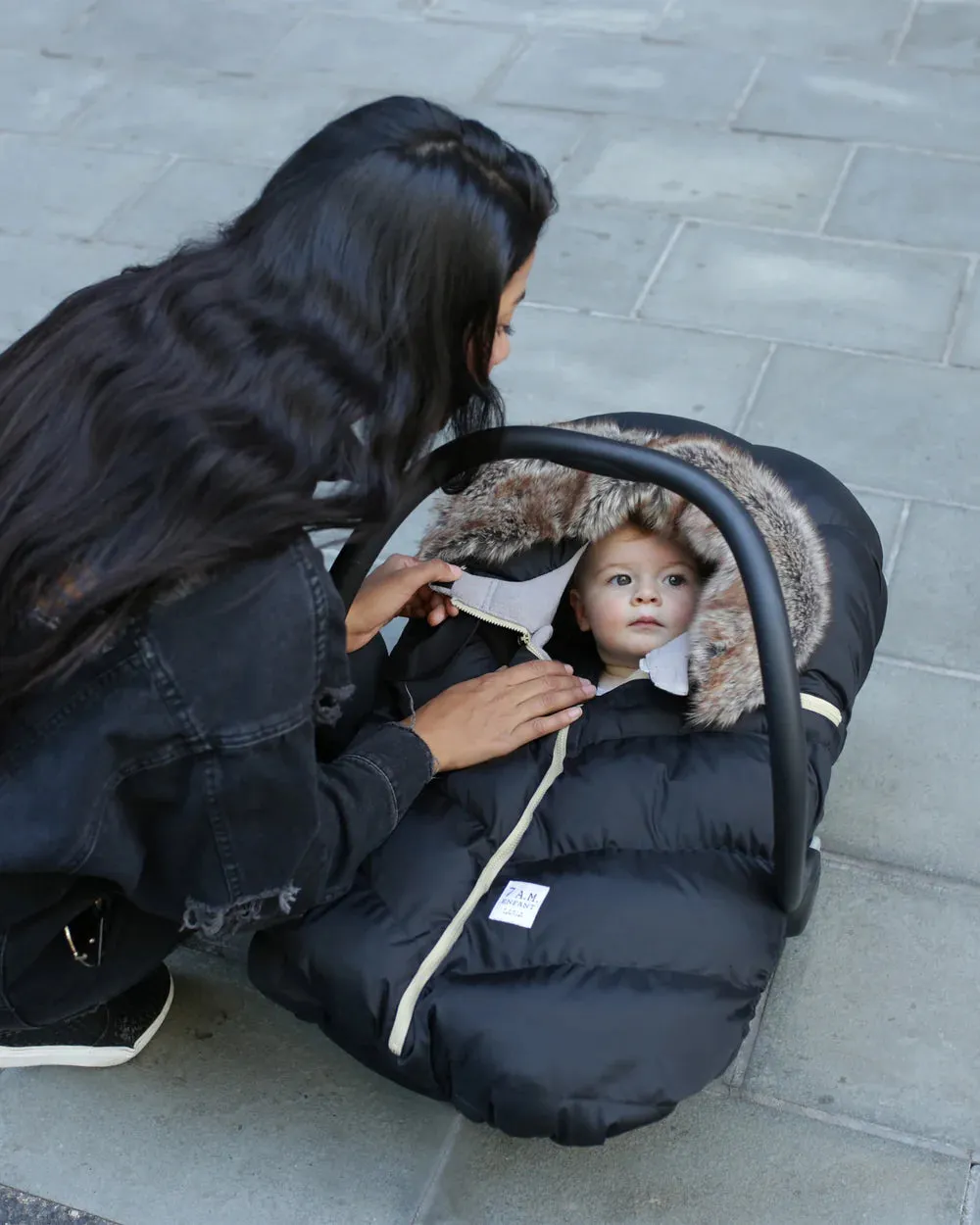 7 A.M Car Seat Cocoon-Tundra - Black Faux Fur